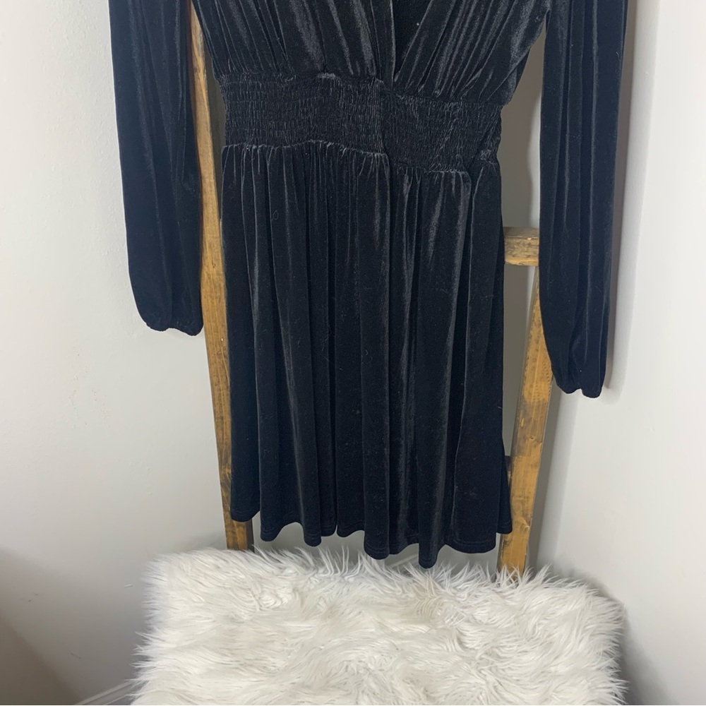 Elegant Black Velvet Dress Size L - Picture 3 of 5